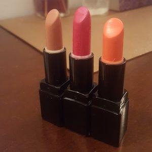 Illamasqua lipsticks Atomic Over Test